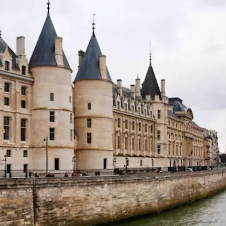 De Suez 3* Paris