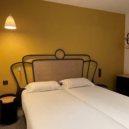 Hotel De Suez 3*