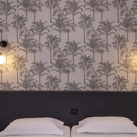 Hotel De Suez